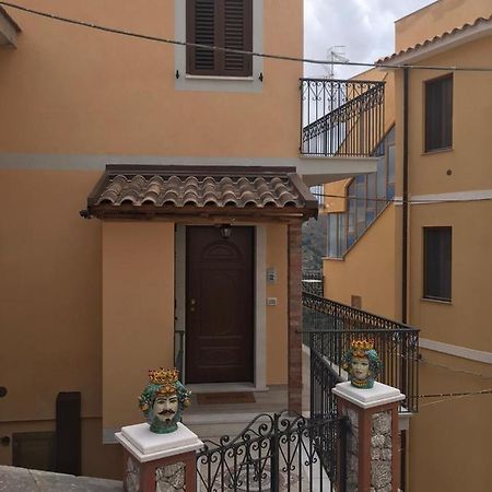 Casa Vacanza Cundari Кастельмола Экстерьер фото